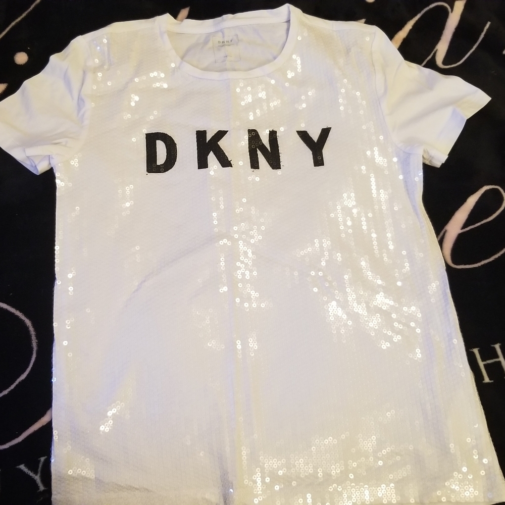 DKNY Tee shirt